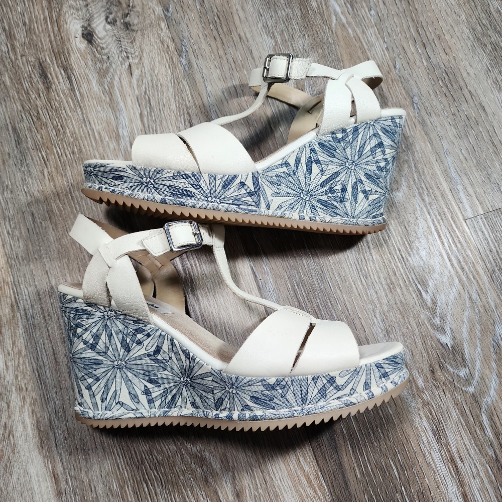 Clarks Cream Wedge Sandals with Blue Floral Print Platform